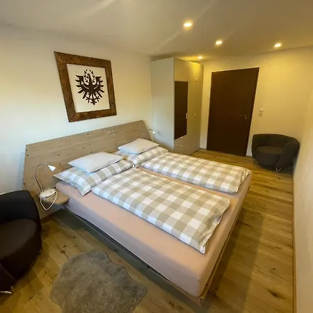 Apartament Haus Meinrad Seefeld w Tirolu