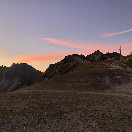 Haus Meinrad * ゼーフェルト・イン・チロル