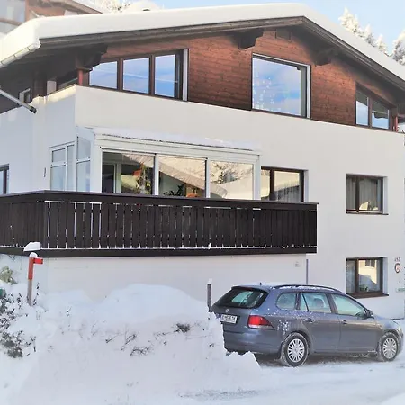 Haus Meinrad アパート